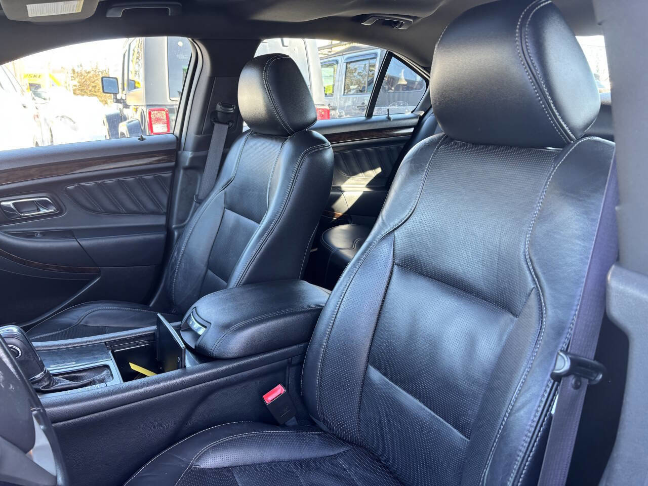 Used 2013 Ford Taurus Limited image 14