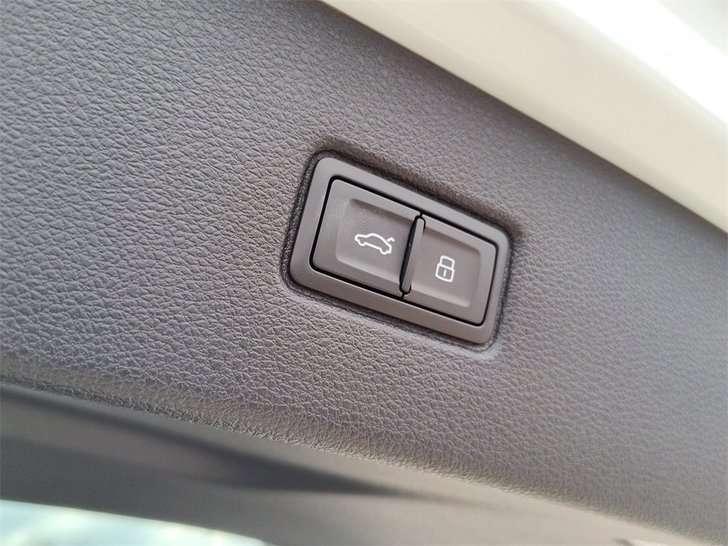 Used 2025 Audi Q7 3.0T Premium Plus image 10