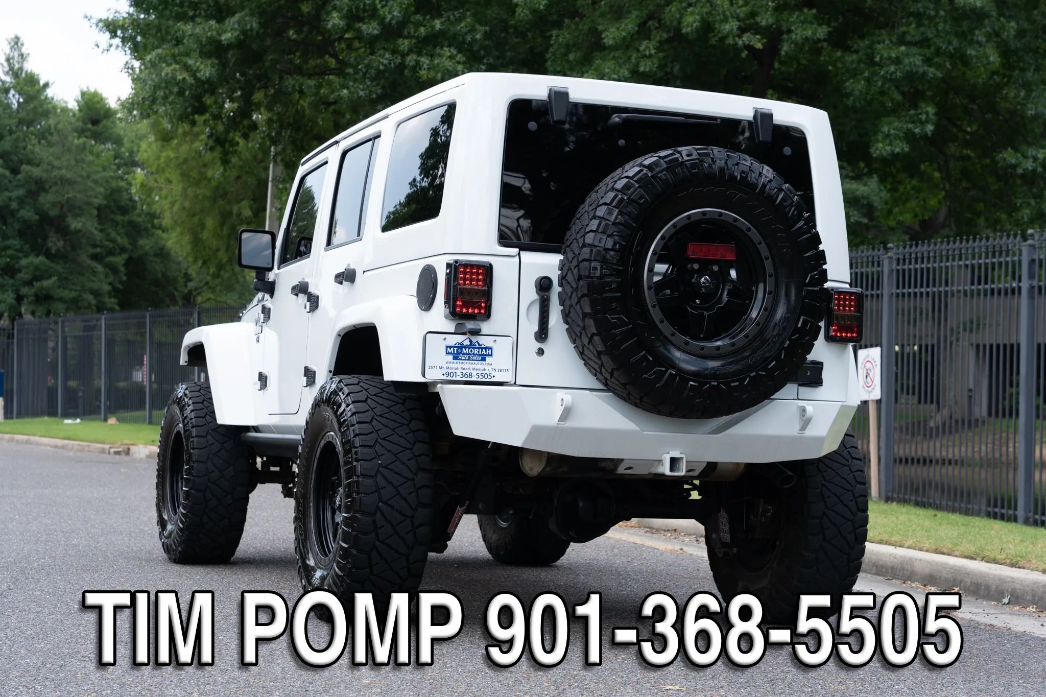 Used 2016 Jeep Wrangler Unlimited Rubicon w/ Connectivity Group AWD/4WD image 7