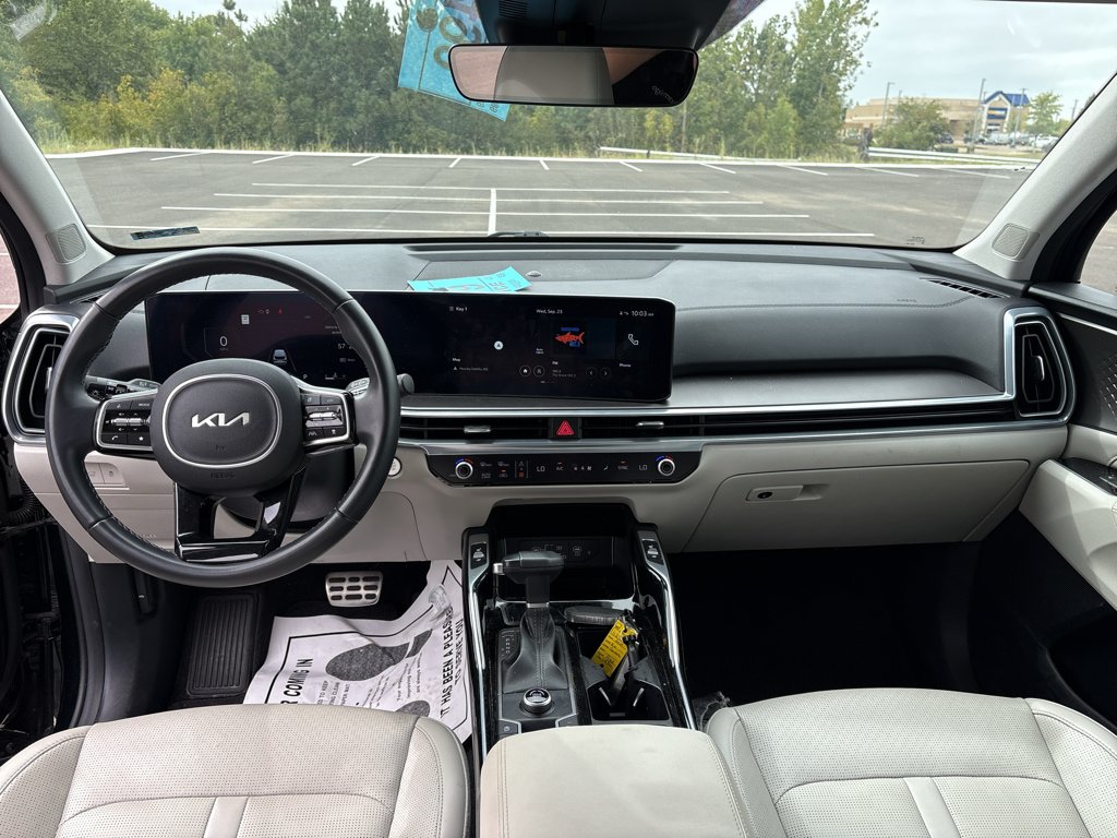 Used 2024 Kia Sorento SX FWD image 17