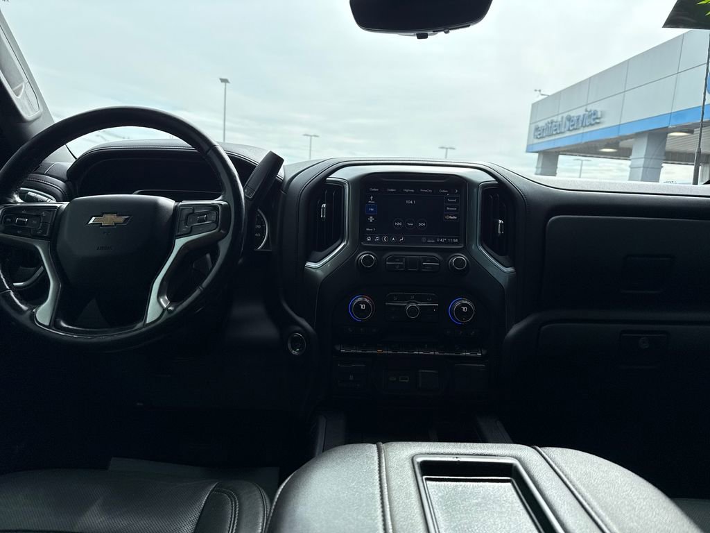 Used 2020 Chevrolet Silverado 2500 LTZ w/ LTZ Premium Package image 15