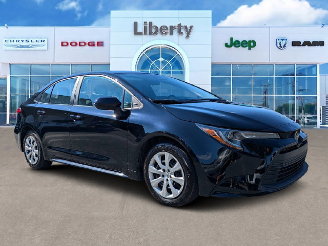 Used 2024 Toyota Corolla LE FWD image 1