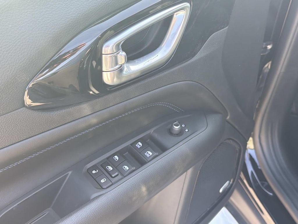 New 2026 Jeep Compass Limited w/ Sun, Sound & Navigation Group AWD/4WD image 14
