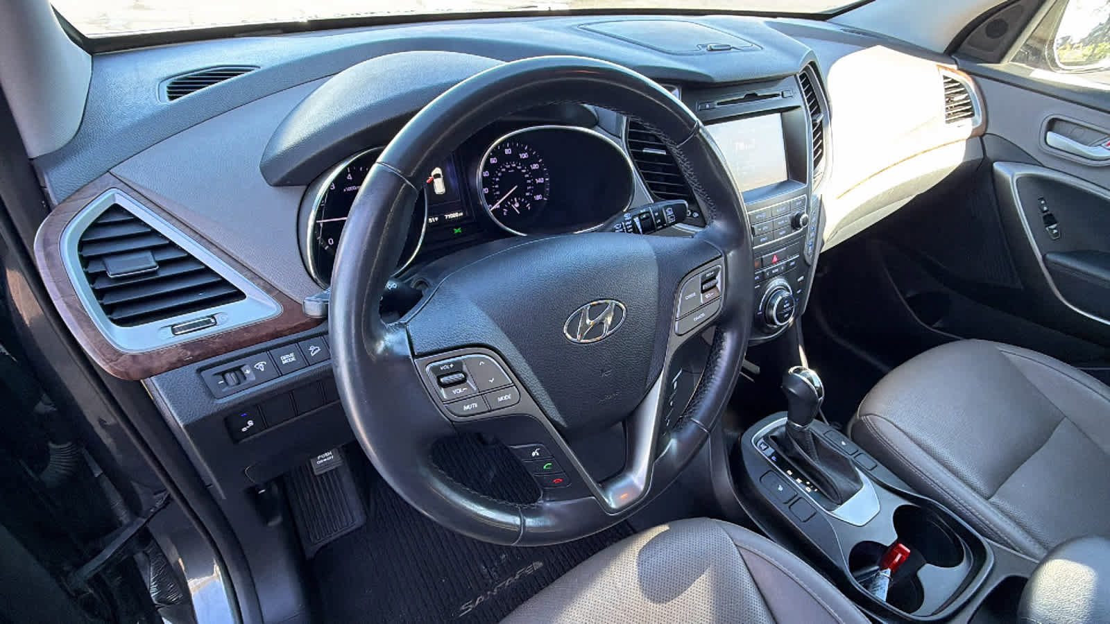 Used 2017 Hyundai Santa Fe Limited image 10