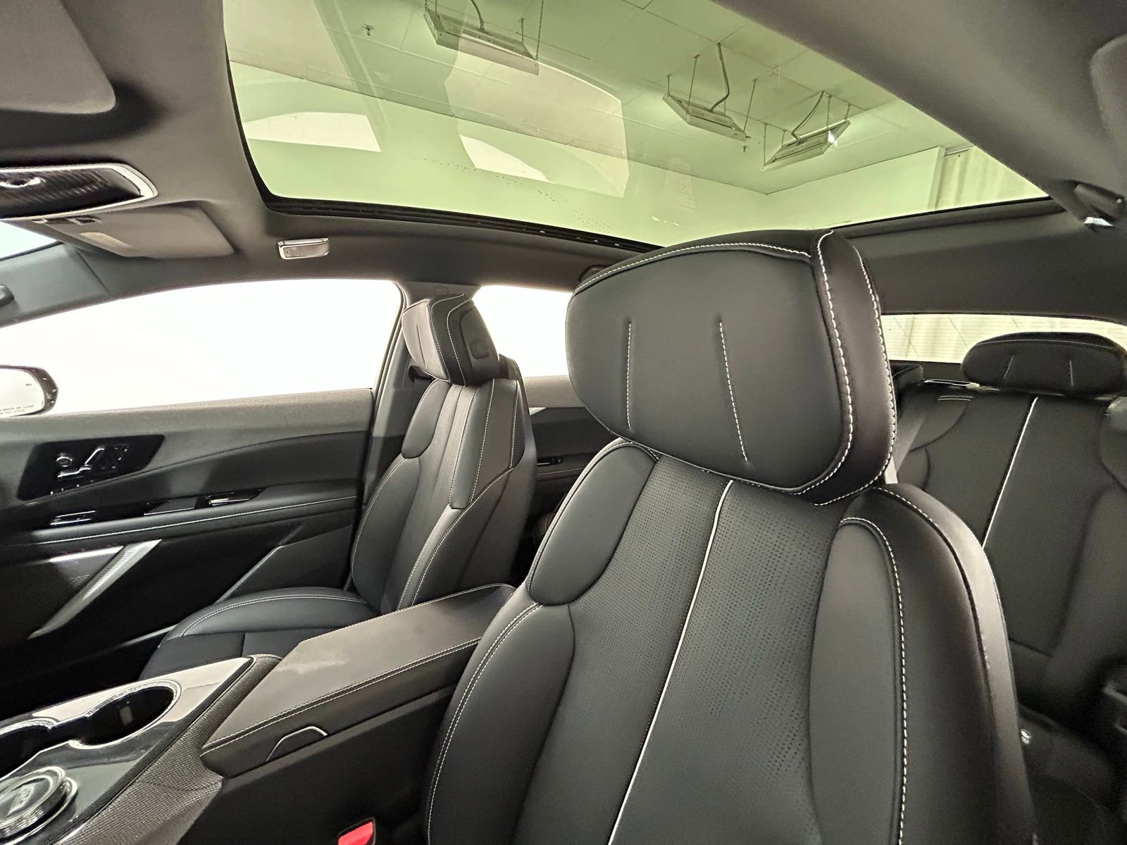 Used 2025 Cadillac Optiq Sport 2 w/ LPO, Floor Liner Package image 30