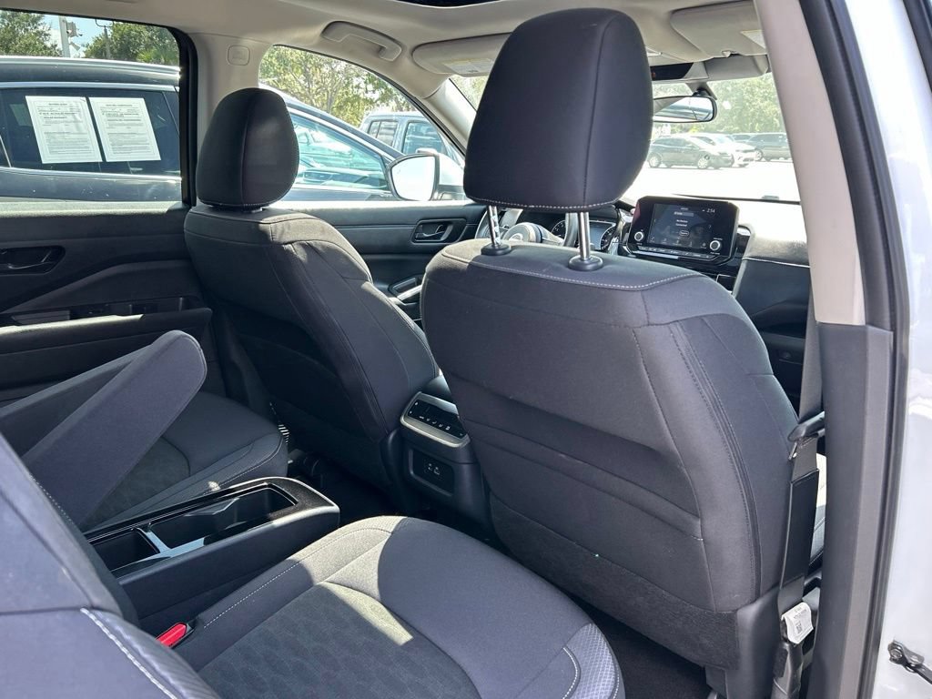 Certified 2025 Nissan Pathfinder SV w/ SV Premium Package FWD image 49