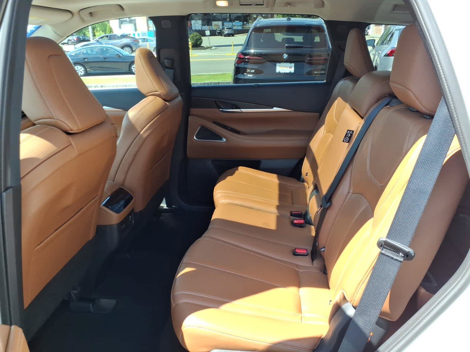 Certified 2023 INFINITI QX60 Sensory w/ Cargo Package AWD/4WD image 13
