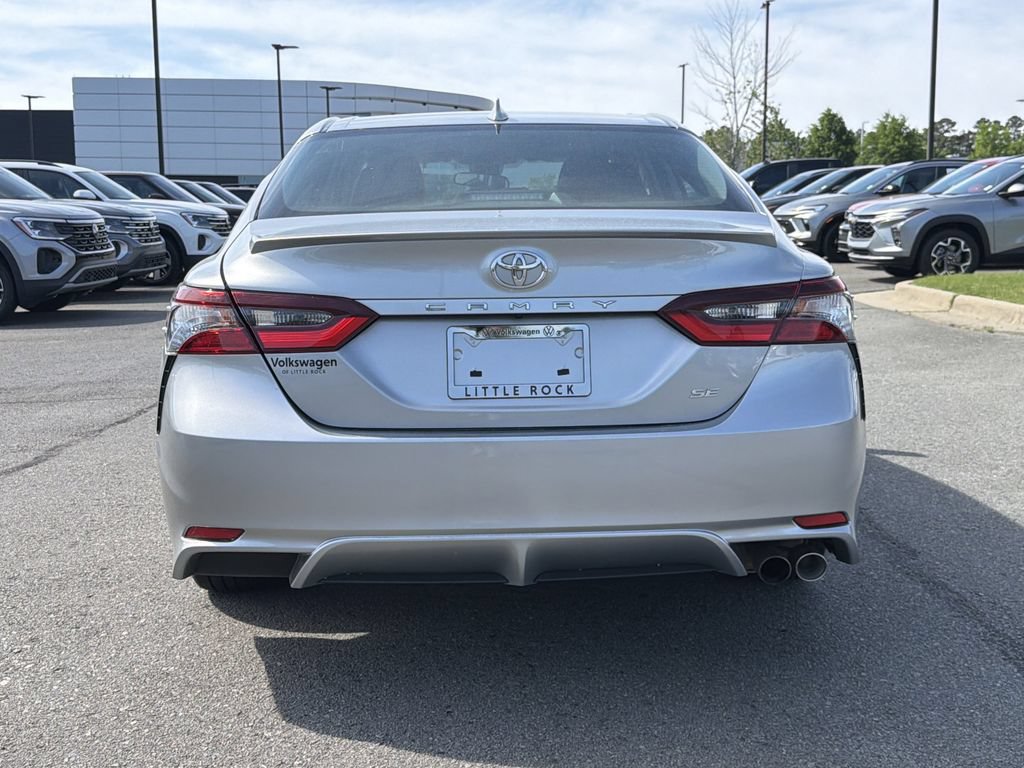 Used 2024 Toyota Camry SE FWD image 4