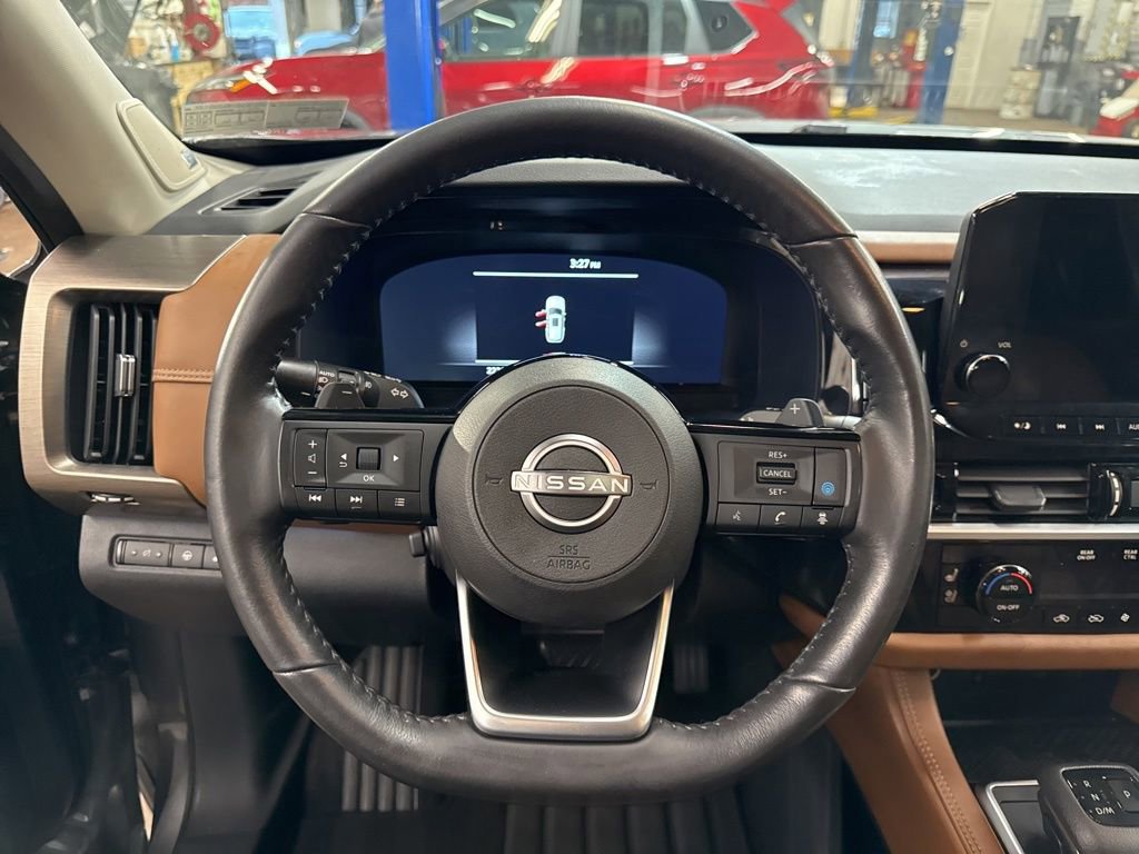 Used 2022 Nissan Pathfinder Platinum w/ Lighting Package (N93) image 15