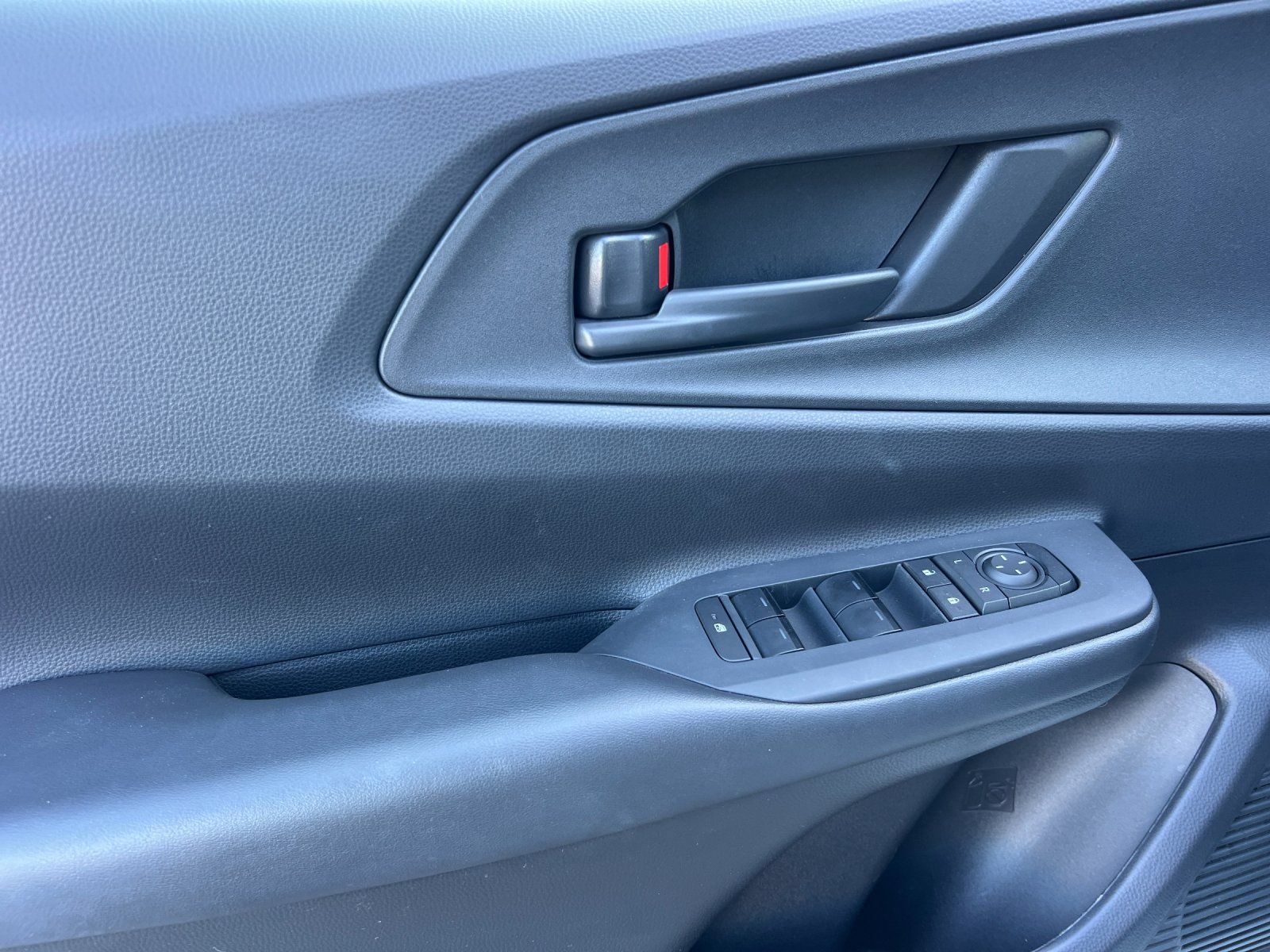 Used 2025 Toyota Prius Plug-In Hybrid FWD image 10