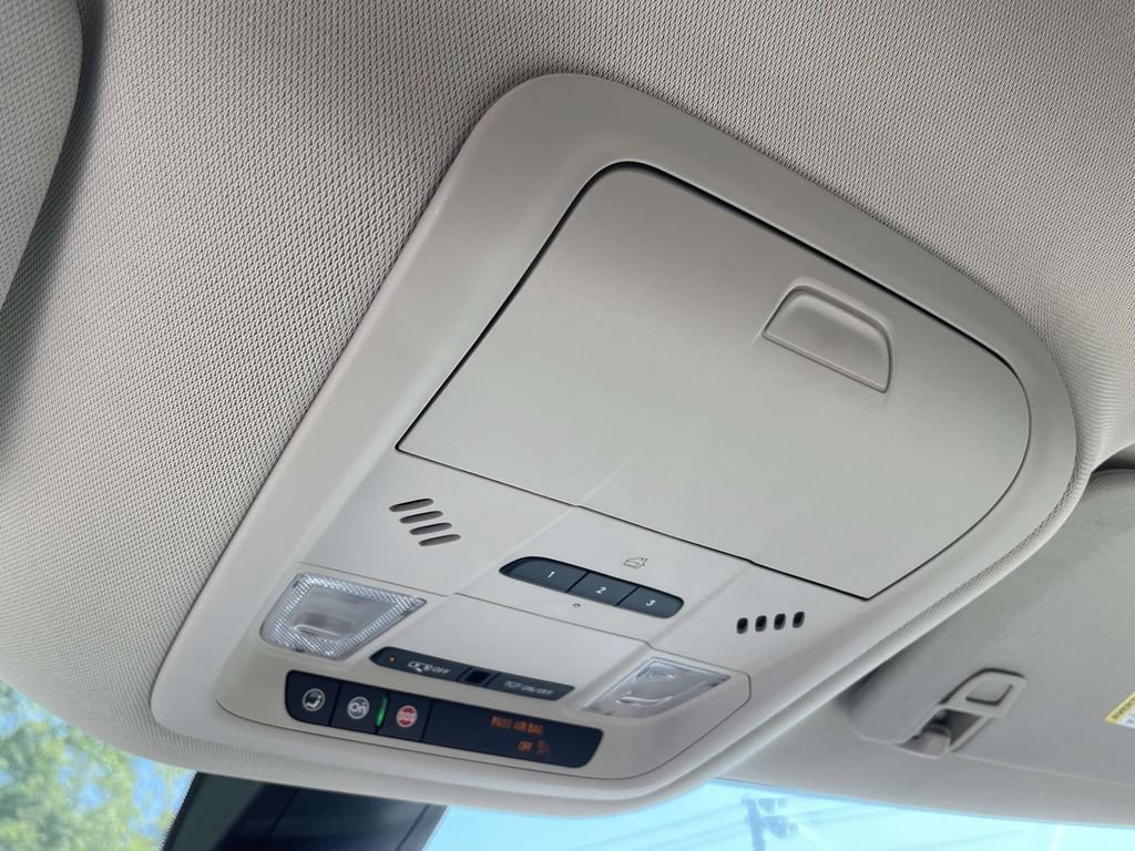 Used 2023 Buick Enclave Essence FWD image 27