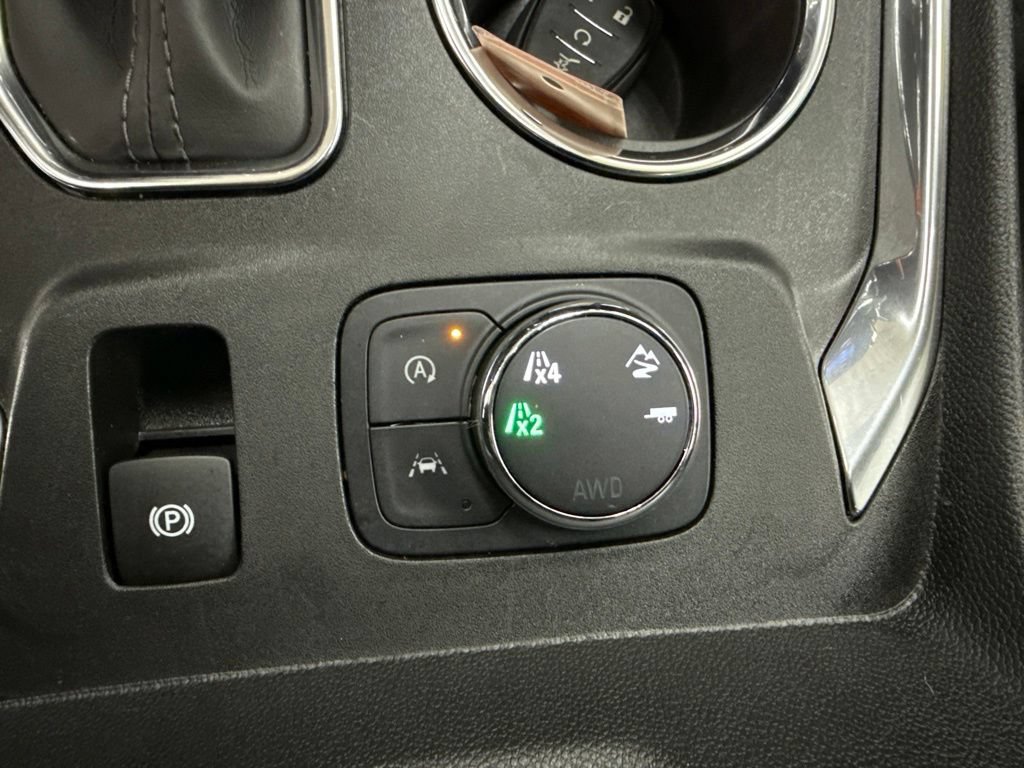 Used 2023 Chevrolet Traverse Premier AWD/4WD image 38