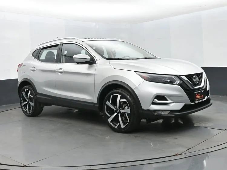 Used 2022 Nissan Rogue Sport SL w/ Premium Package AWD/4WD image 2