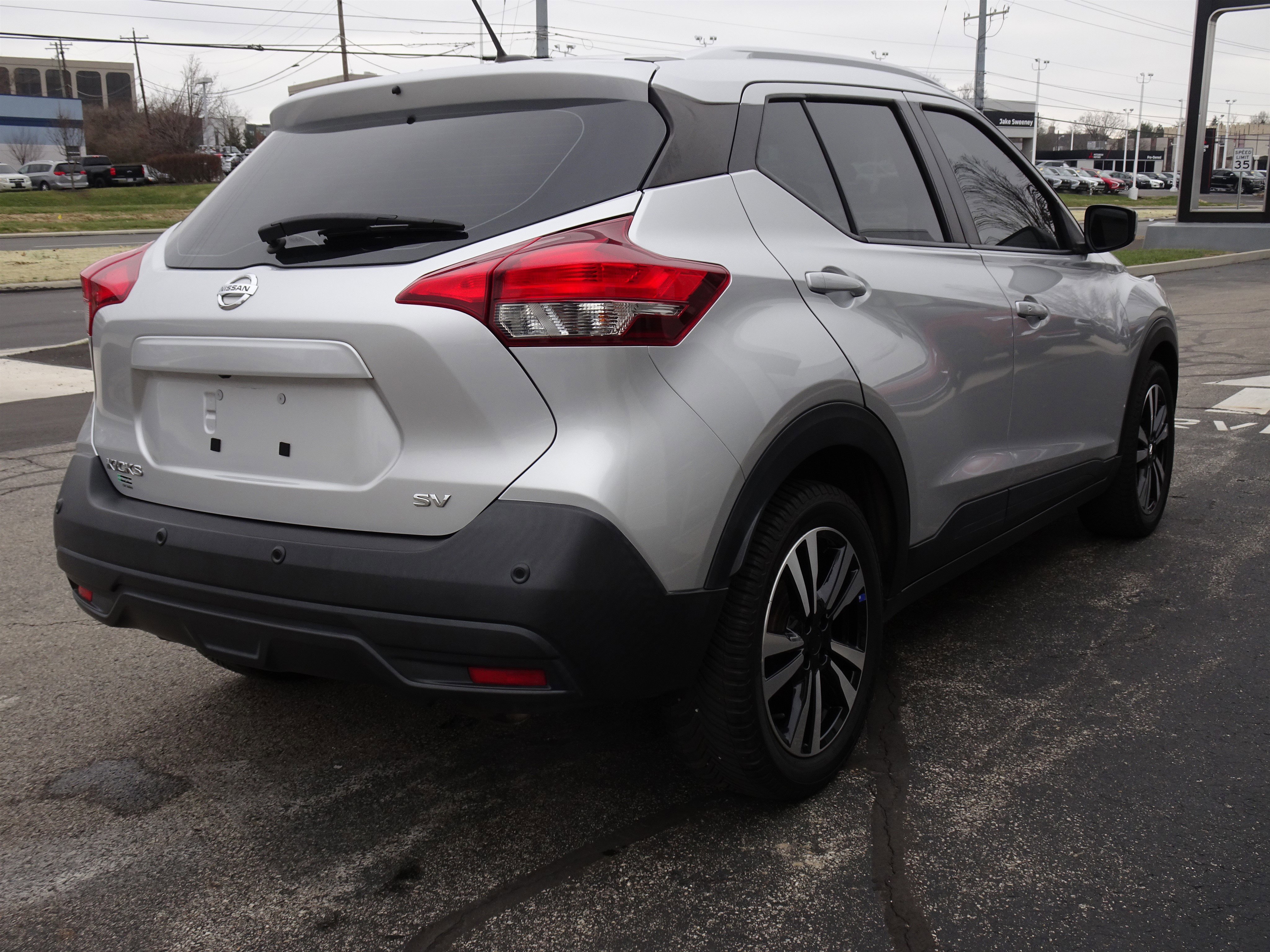 Used 2020 Nissan Kicks SV image 5