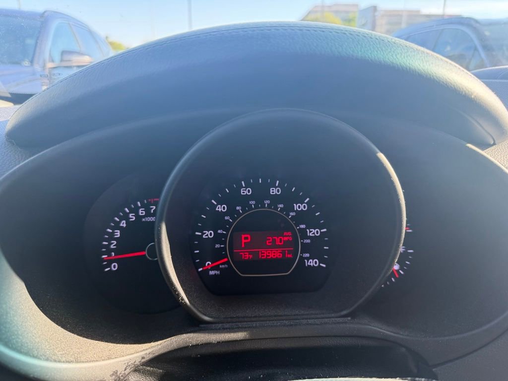 Used 2015 Kia Soul ! FWD image 8