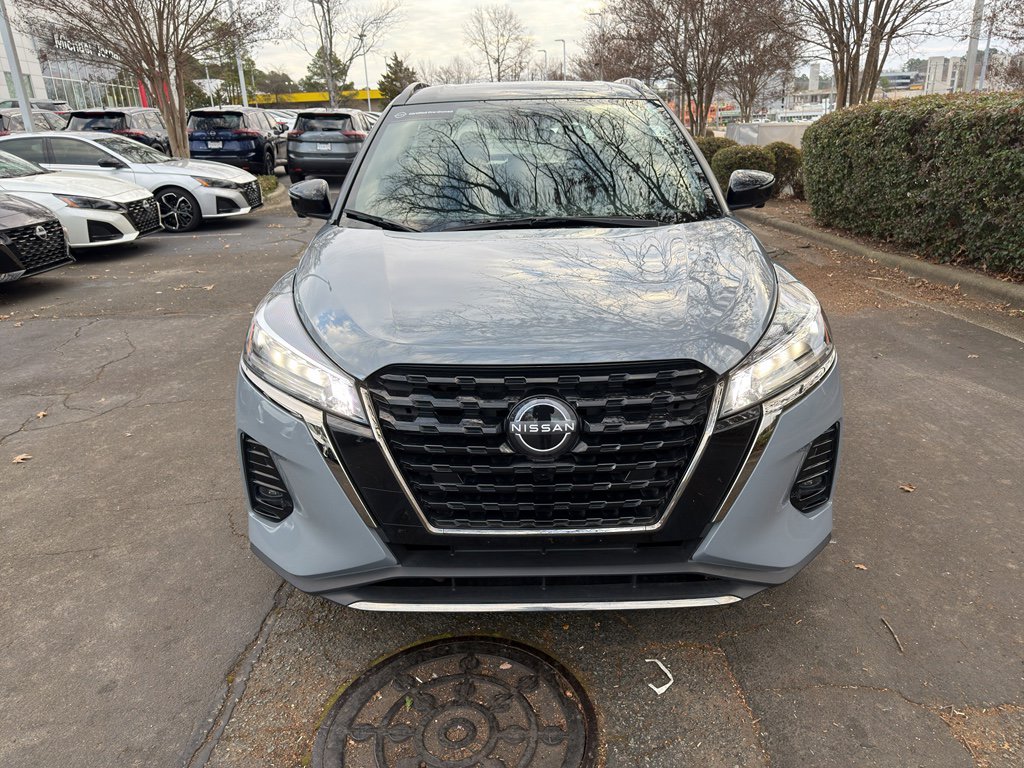Certified 2023 Nissan Kicks SR image 2