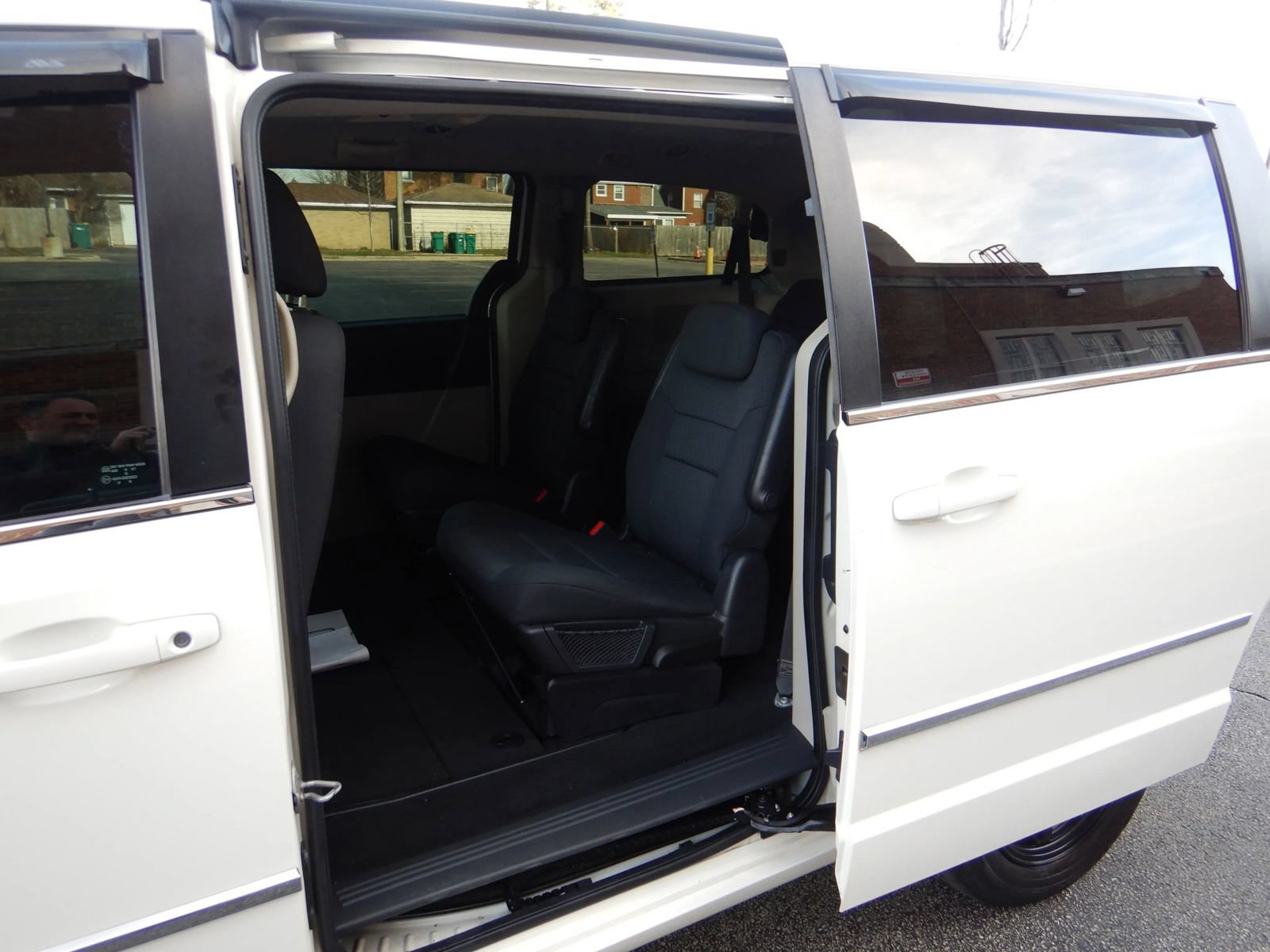 Used 2010 Dodge Grand Caravan SXT FWD image 14