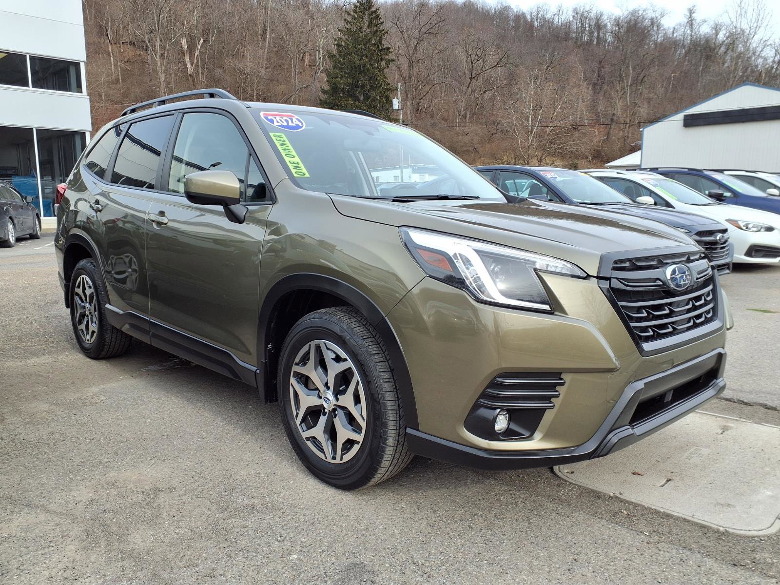 Used 2024 Subaru Forester Premium image 2