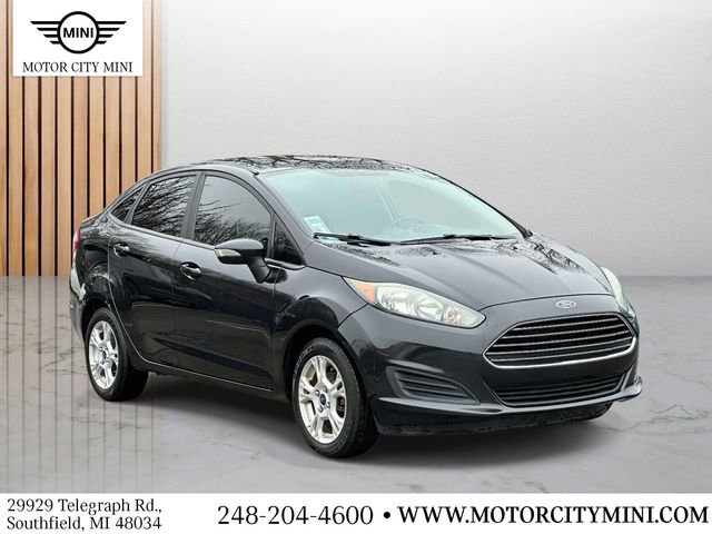 Used 2015 Ford Fiesta SE image 1