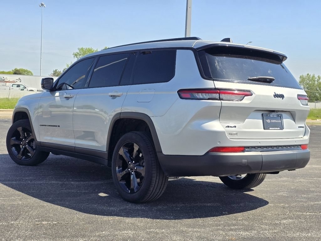 Used 2024 Jeep Grand Cherokee L Limited w/ Black Appearance Package AWD/4WD image 15