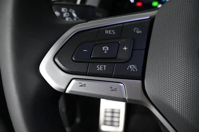 New 2026 Volkswagen Atlas Cross Sport SEL Premium R-Line image 39
