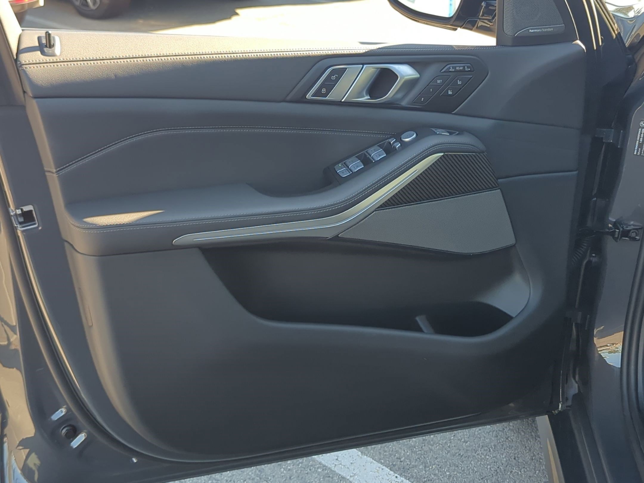 Used 2025 BMW X7 M60i w/ Executive Package image 14