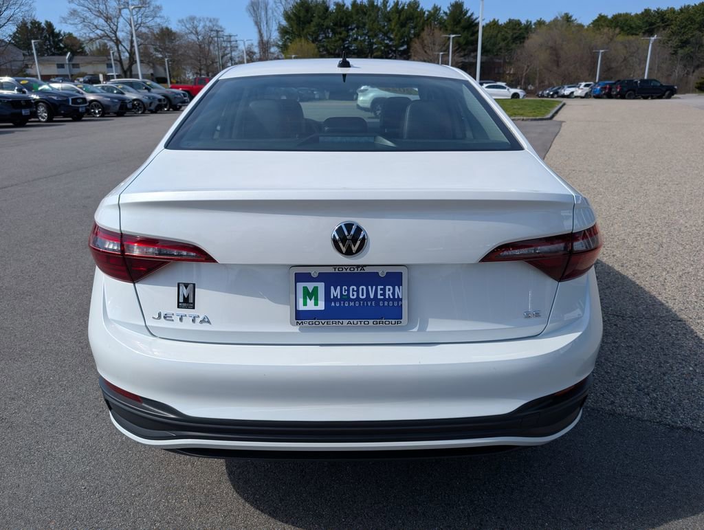 Used 2022 Volkswagen Jetta SE FWD image 4