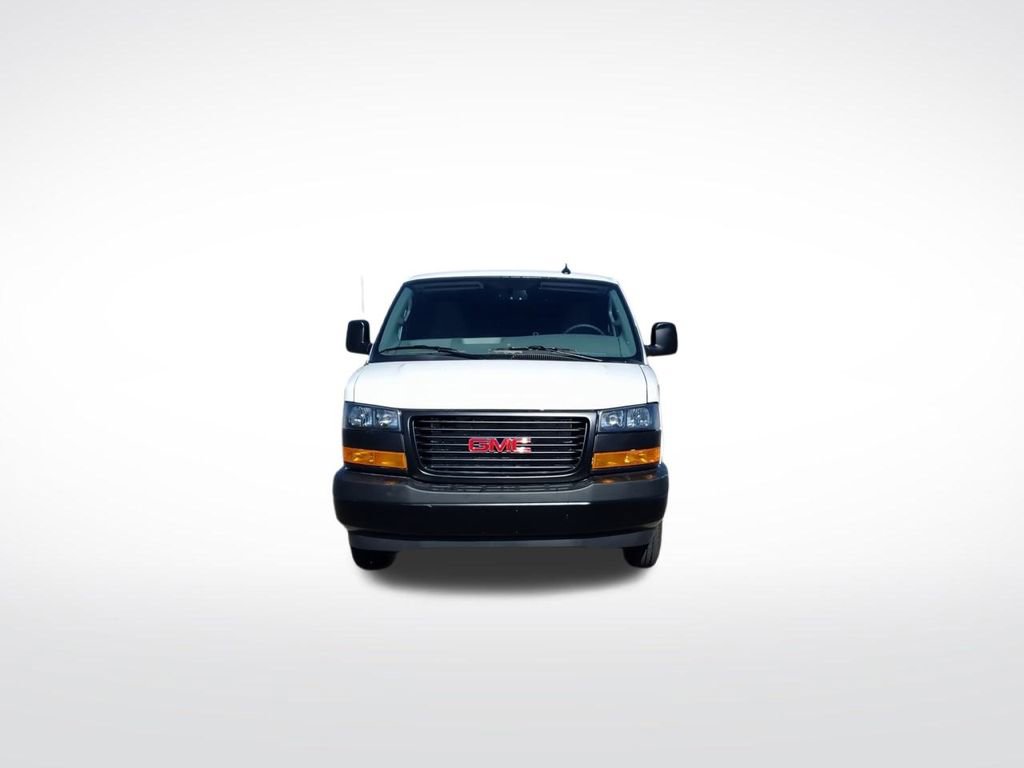New 2025 GMC Savana 3500 Extended w/ Driver Convenience Package image 4