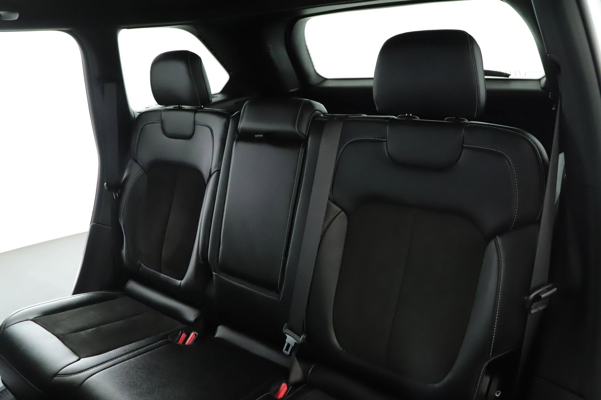 Used 2023 Jeep Grand Cherokee Altitude image 5