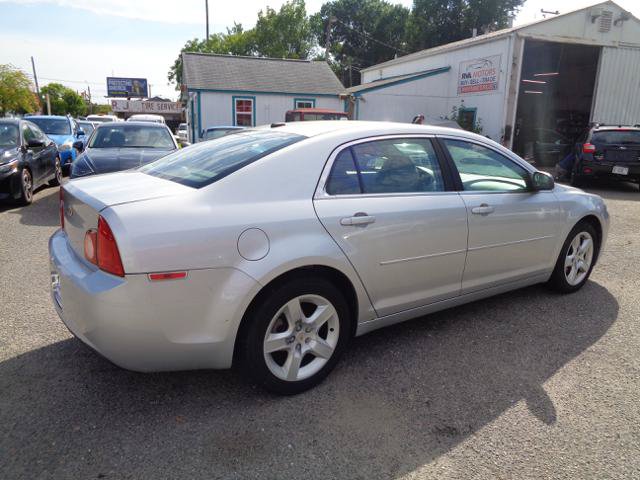 Used 2010 Chevrolet Malibu LS FWD image 9