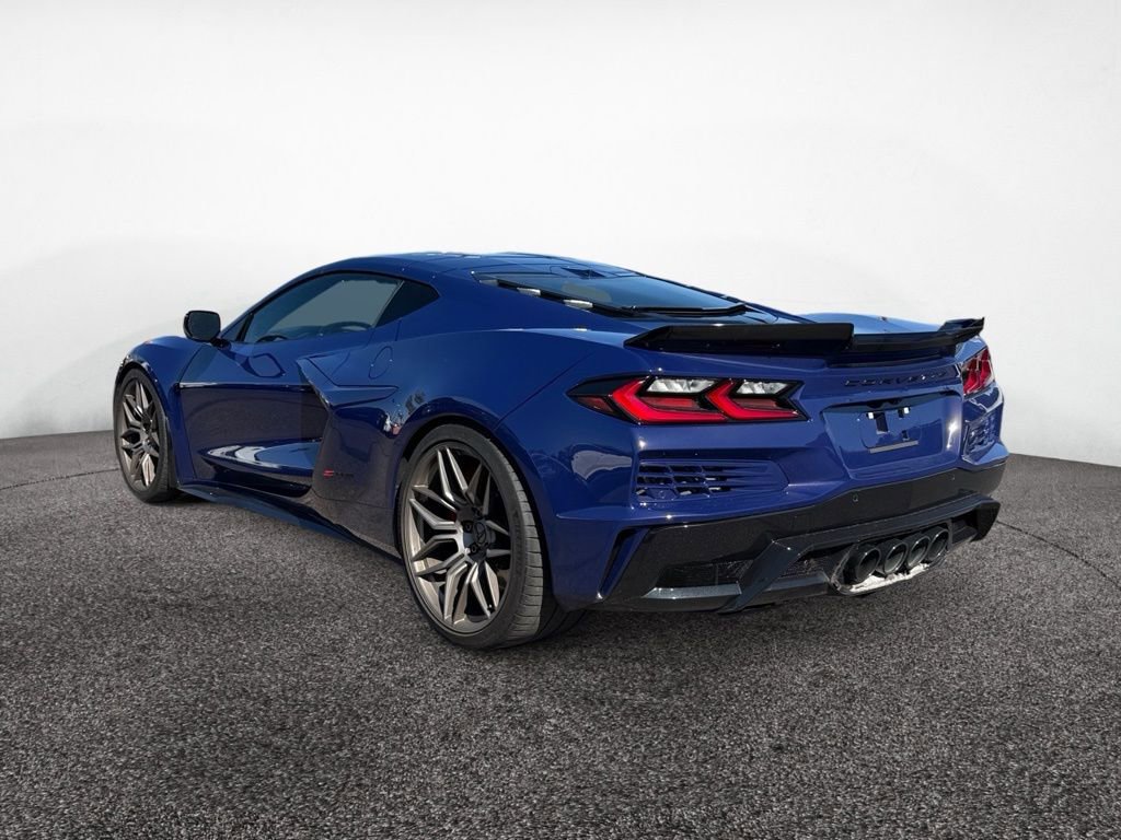 Used 2025 Chevrolet Corvette Z06 image 3