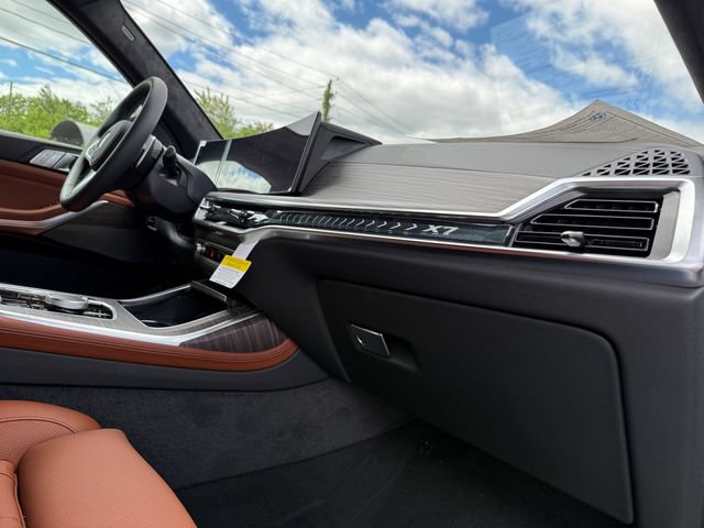 New 2027 BMW X7 xDrive40i w/ M Sport Package AWD/4WD image 16