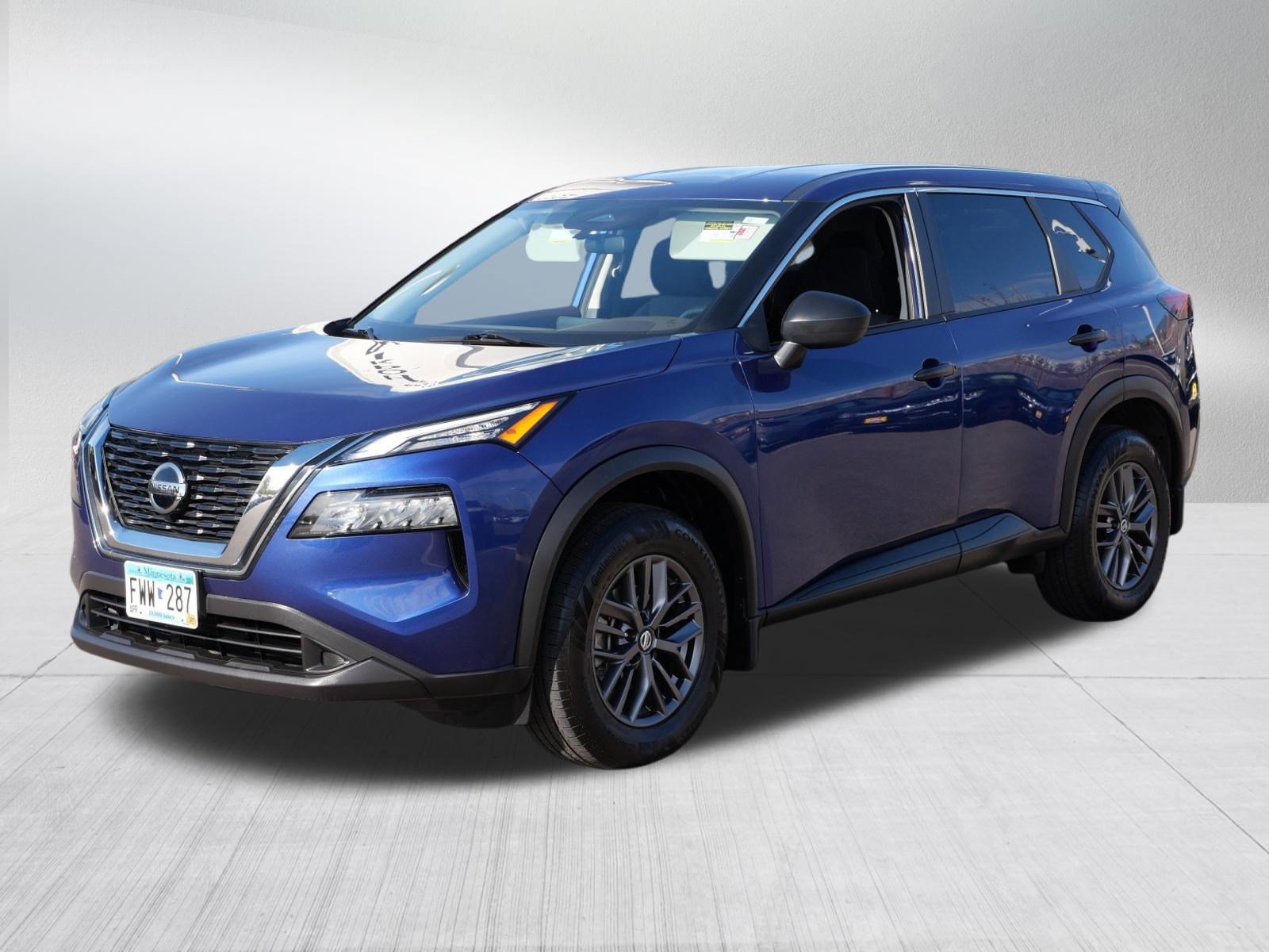 Used 2021 Nissan Rogue S AWD/4WD image 3