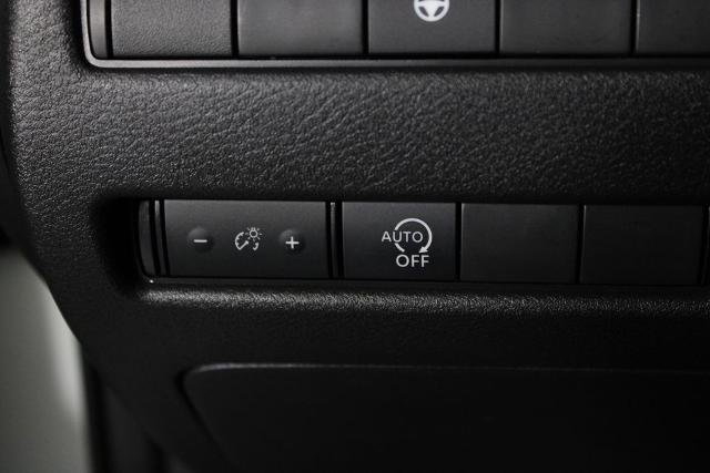 Certified 2023 Nissan Rogue SV FWD image 24