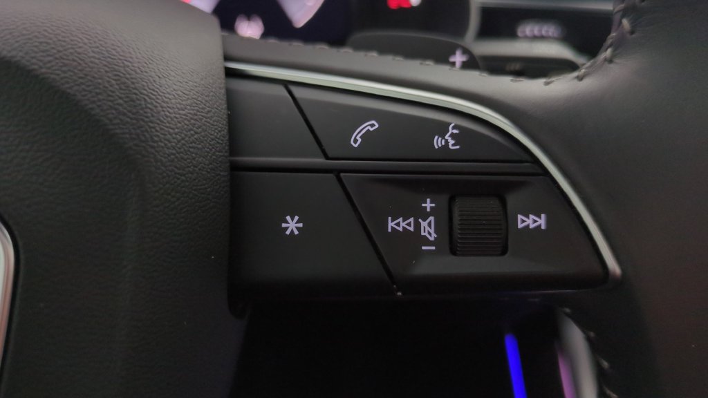 Used 2019 Audi Q8 Premium Plus AWD/4WD image 21