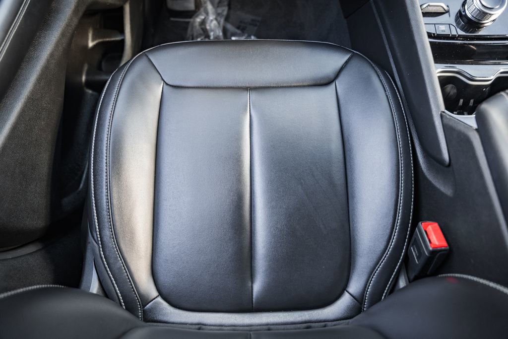 Used 2023 Jeep Grand Cherokee 4WD 4xe image 31