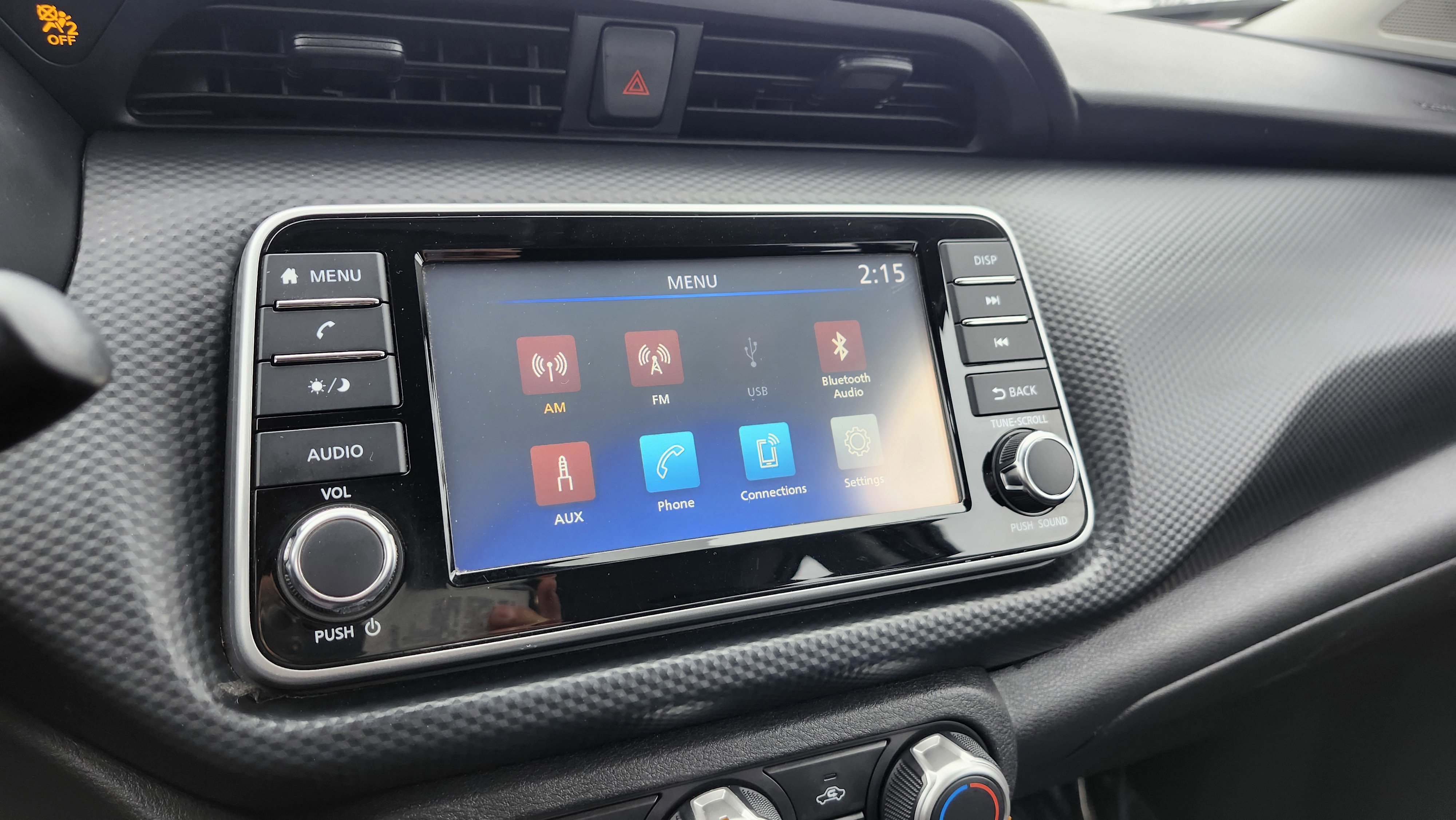 Used 2021 Nissan Kicks S image 4