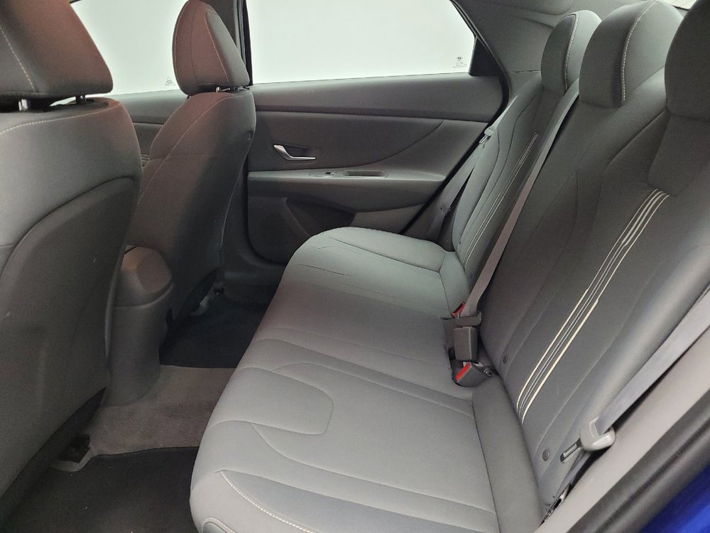 Used 2023 Hyundai Elantra SEL w/ Convenience Package FWD image 18
