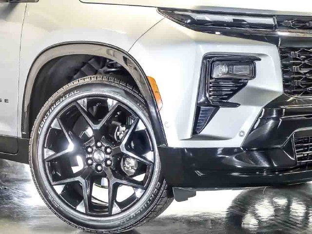 Used 2024 Chevrolet Traverse RS AWD/4WD image 4