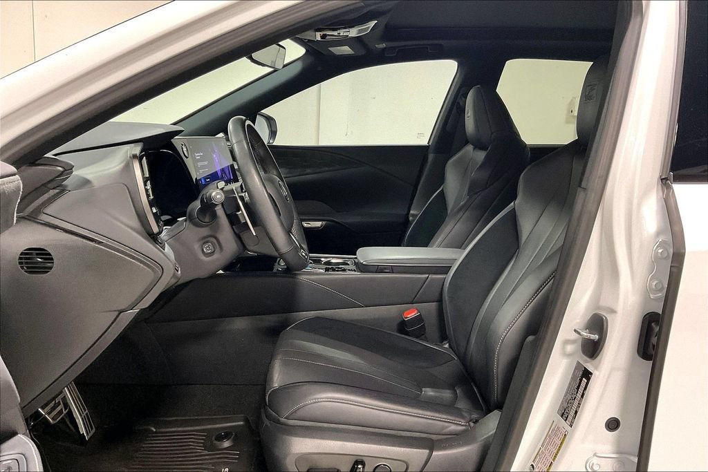 Used 2023 Lexus RX 500h F Sport w/ Accessory Package (2T) AWD/4WD image 32
