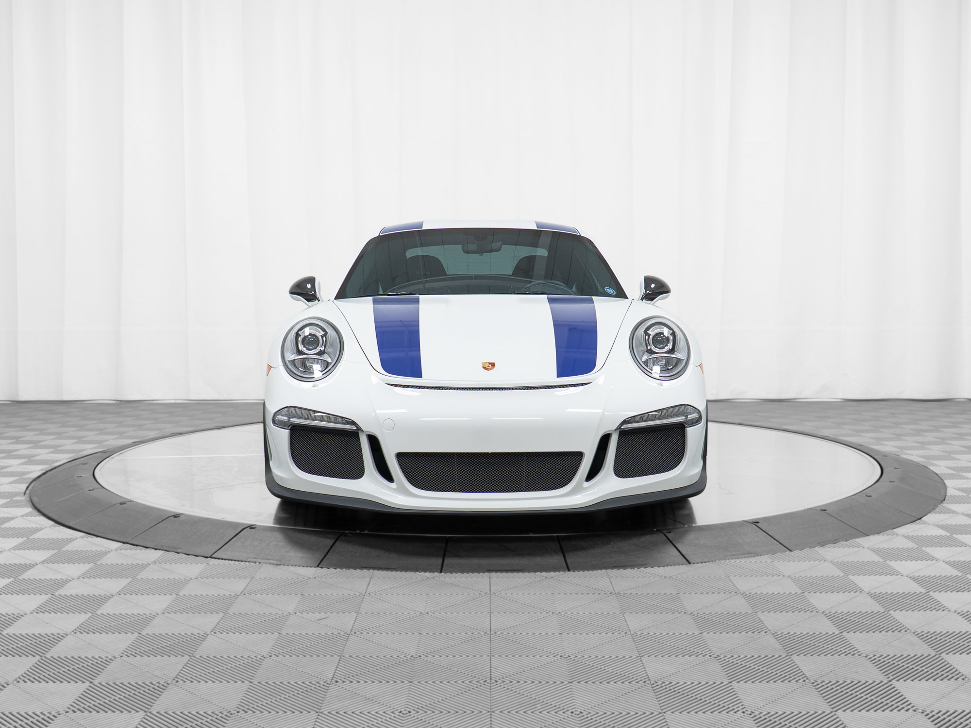 Certified 2016 Porsche 911 R RWD image 10