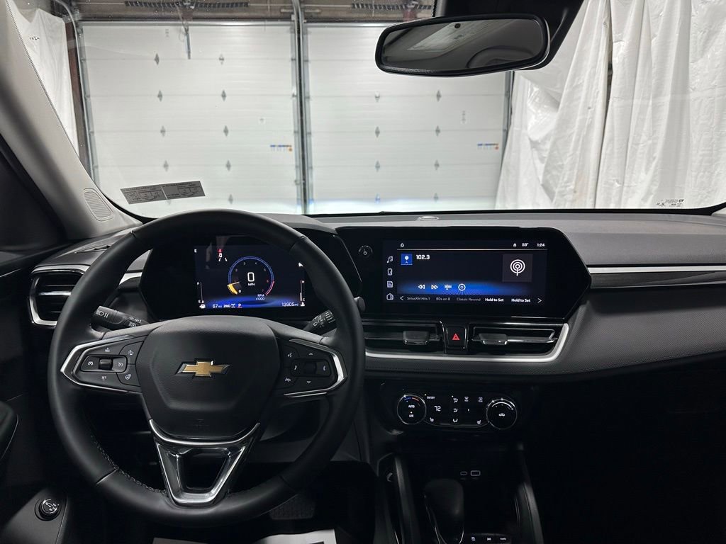 Used 2024 Chevrolet TrailBlazer LT w/ Convenience Package AWD/4WD image 16
