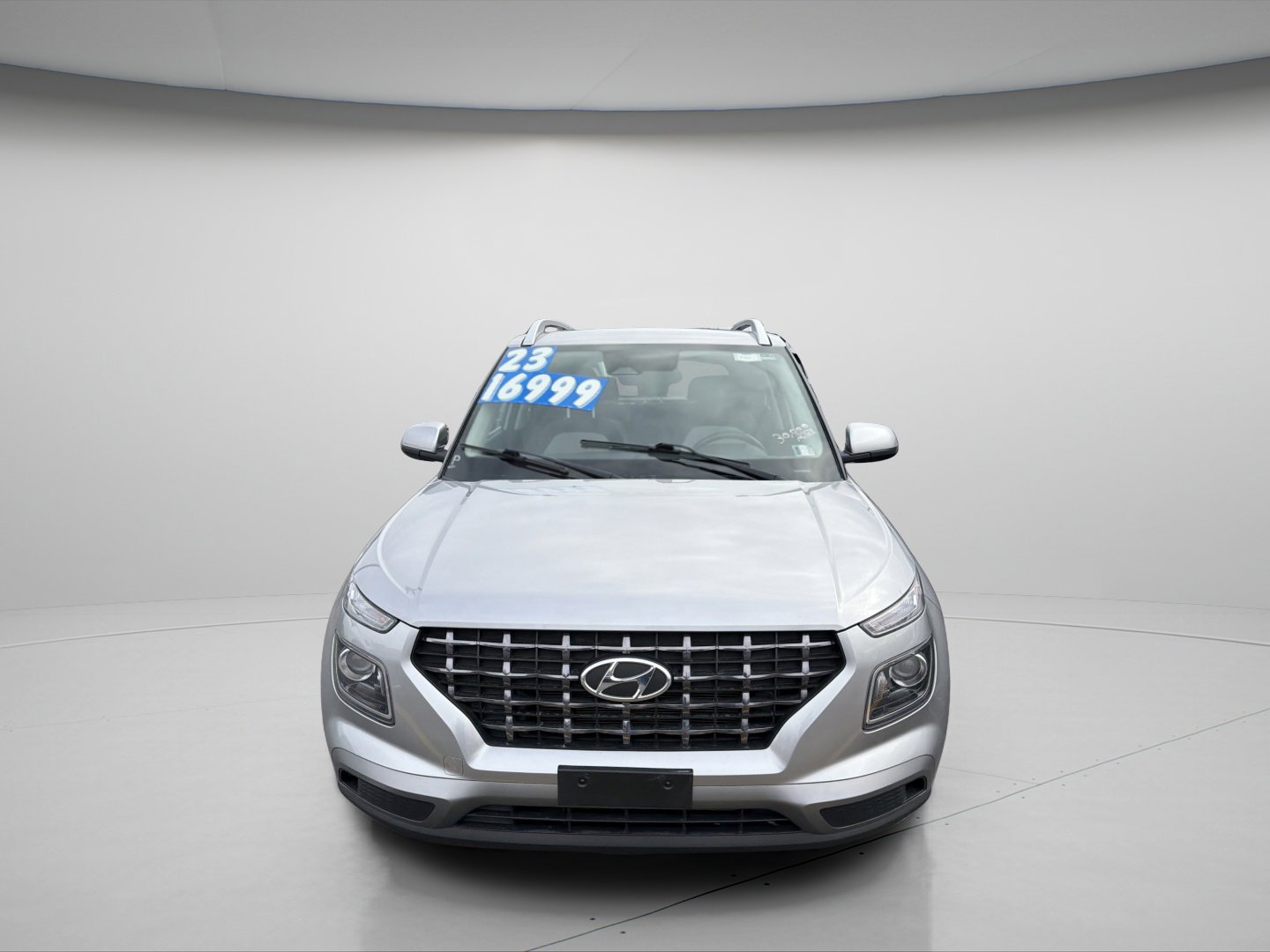 Used 2023 Hyundai Venue SEL image 24