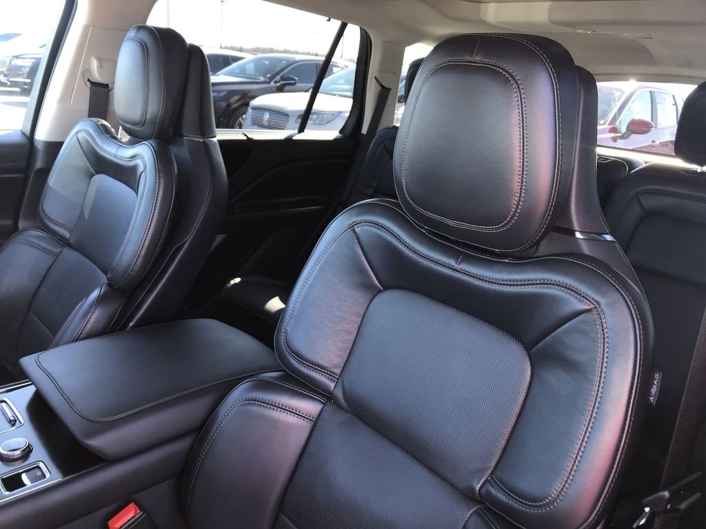 Used 2025 Lincoln Aviator Reserve w/ Equipment Group 201A AWD/4WD image 11