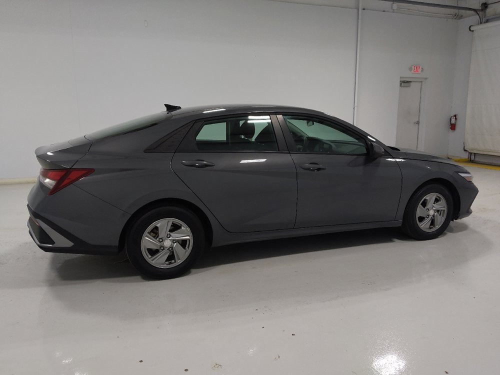 Used 2025 Hyundai Elantra SE FWD image 10