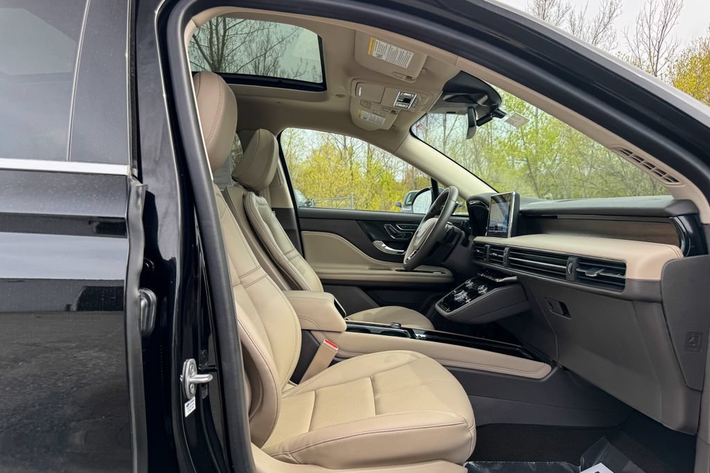 Used 2022 Lincoln Corsair Reserve w/ Sport Package AWD/4WD image 13