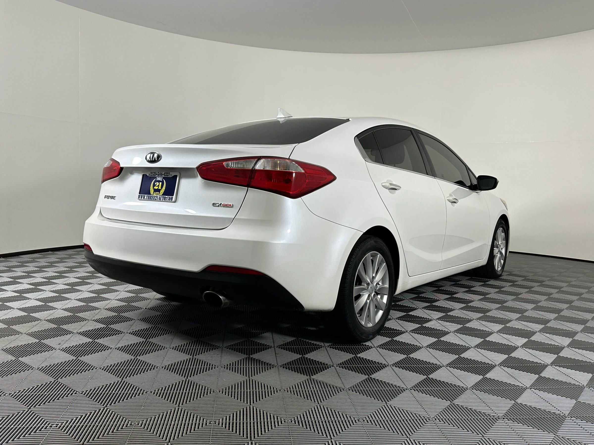 Used 2015 Kia Forte EX image 9