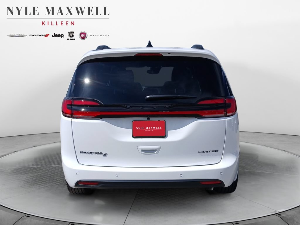 New 2027 Chrysler Pacifica Limited FWD image 15