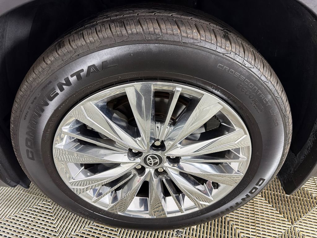 Used 2024 Toyota Grand Highlander Platinum image 12
