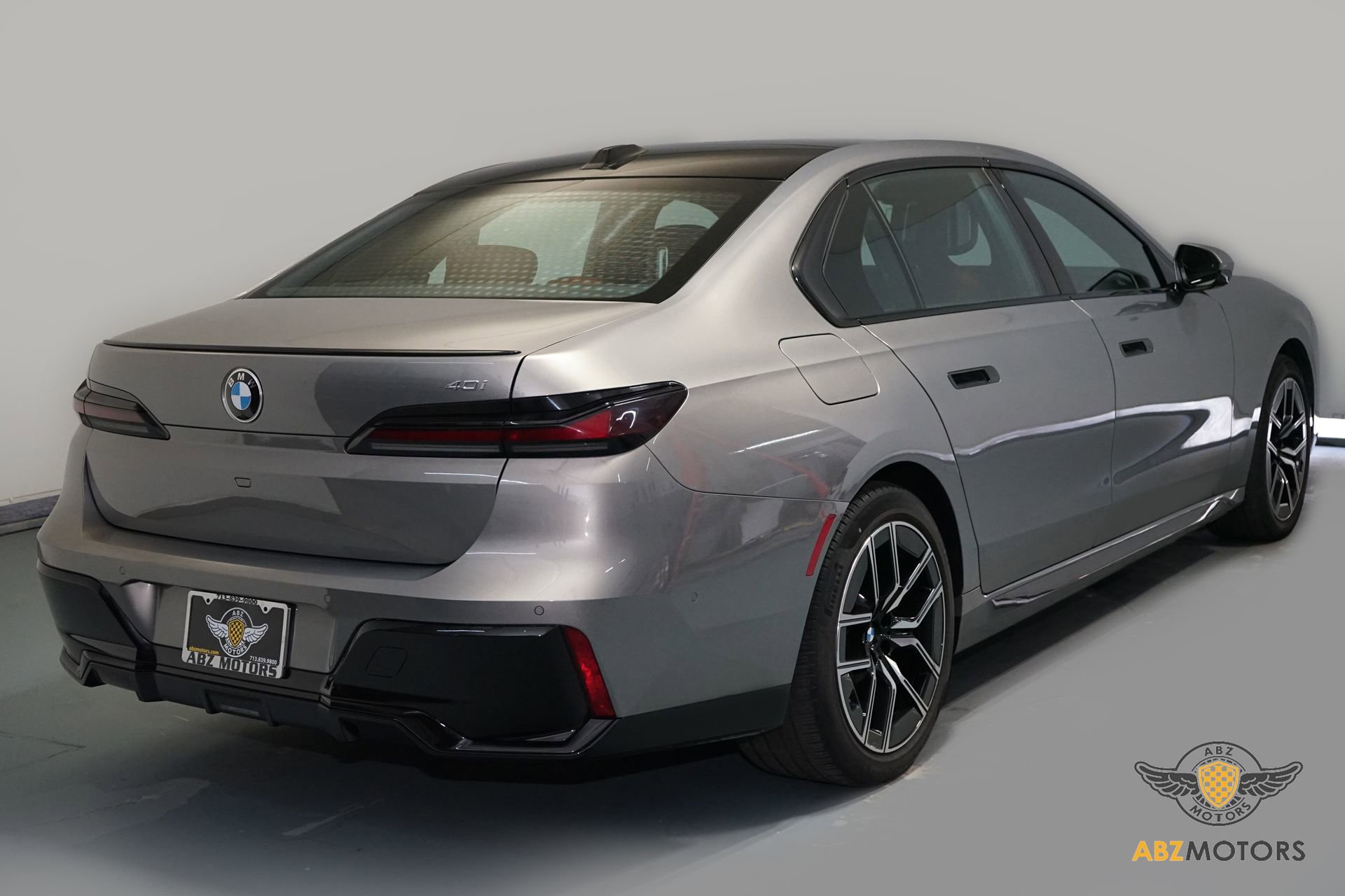 Used 2023 BMW 740i image 6